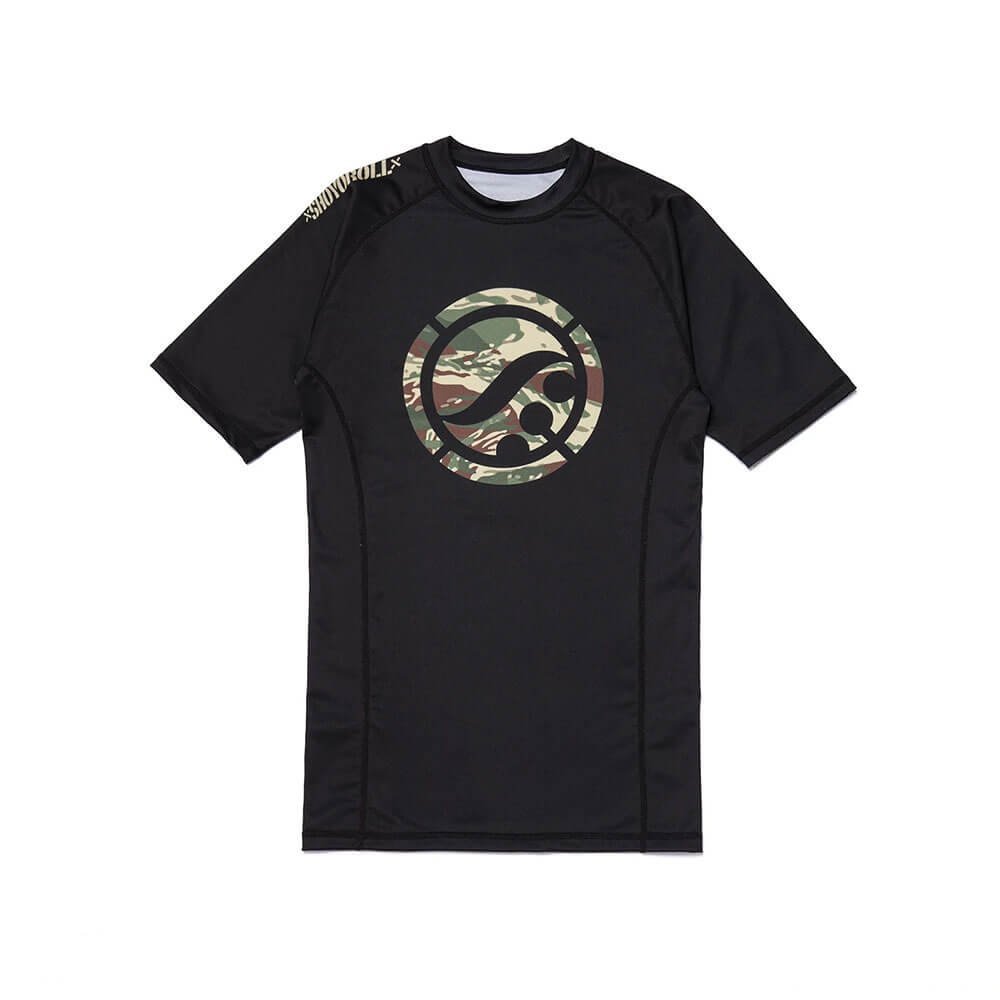 Shoyoroll black camo rash guard, short-sleeve BJJ training gear.