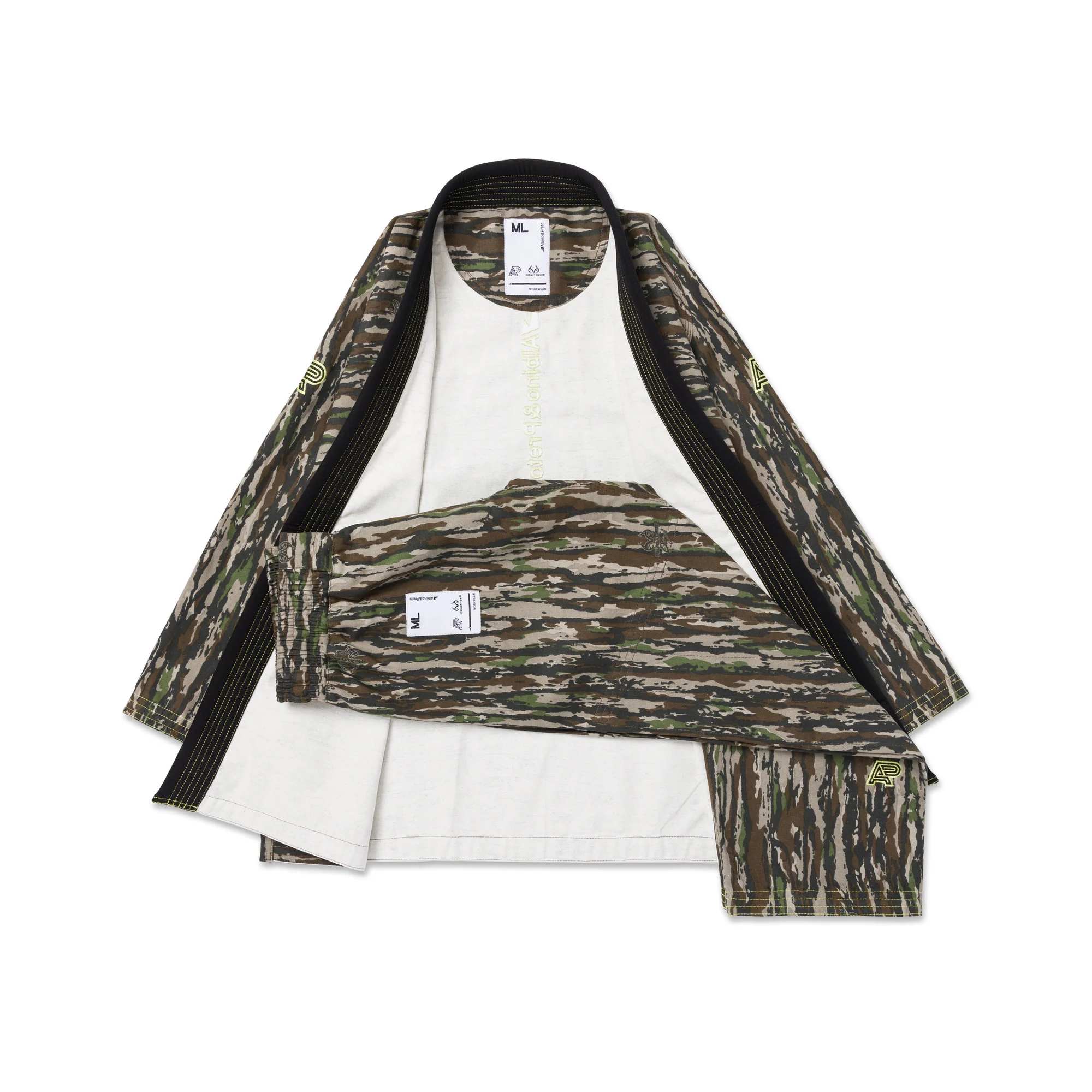 Albino and Preto Realtree Kids Gi – back view
