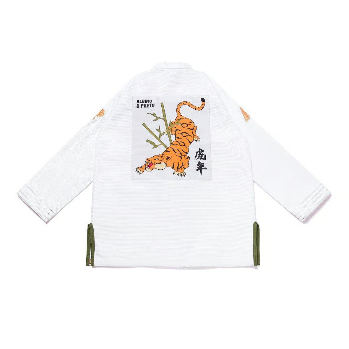 Albino and Preto Tiger Gi – front view