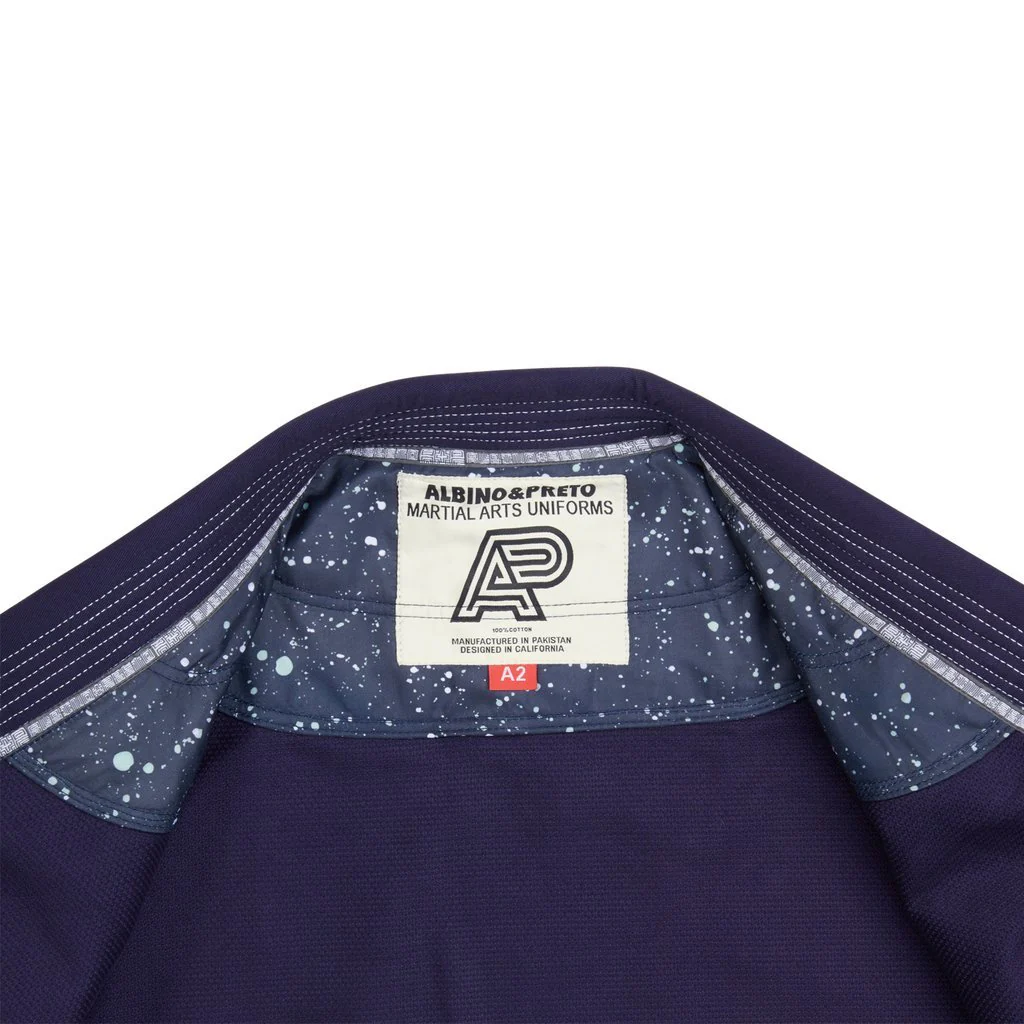 Albino and Preto Galaxy Gi – back view